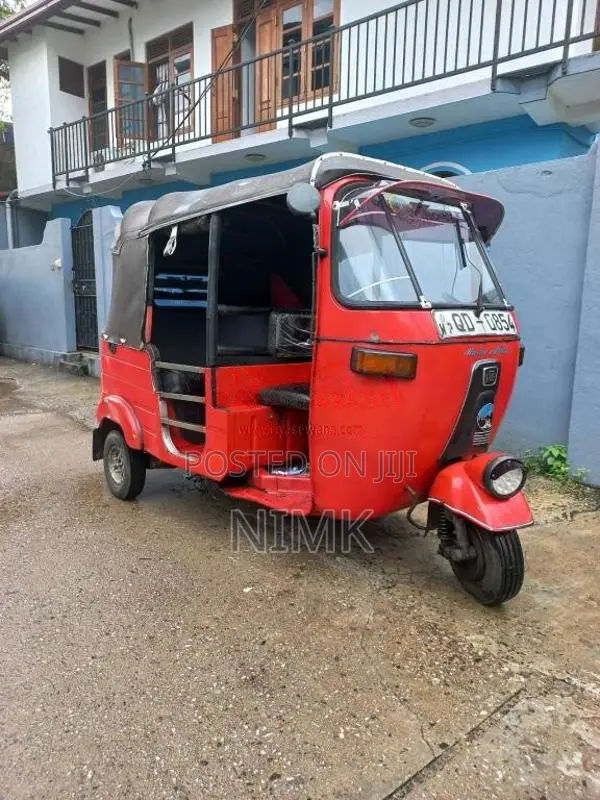 Bajaj RE 2 Stroke 2005 Three Wheel (Used)