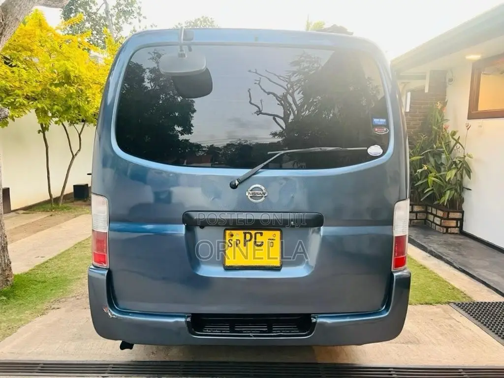 Nissan E25 2007 Van (Used)