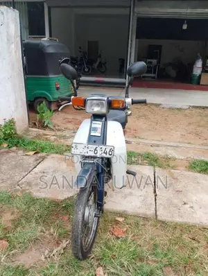 Honda Super Cub Custom 50 Japan 2002 Motorbike (Used)