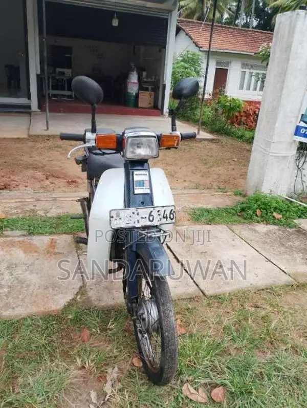 Honda Super Cub Custom 50 Japan 2002 Motorbike (Used)