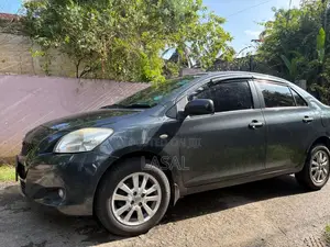 Toyota Yaris 2011 Car (Used)