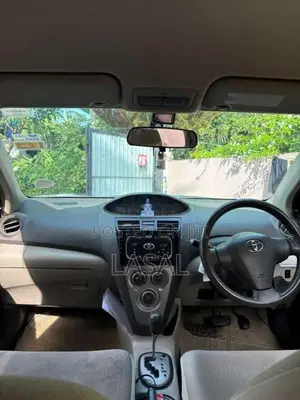 Toyota Yaris 2011 Car (Used)