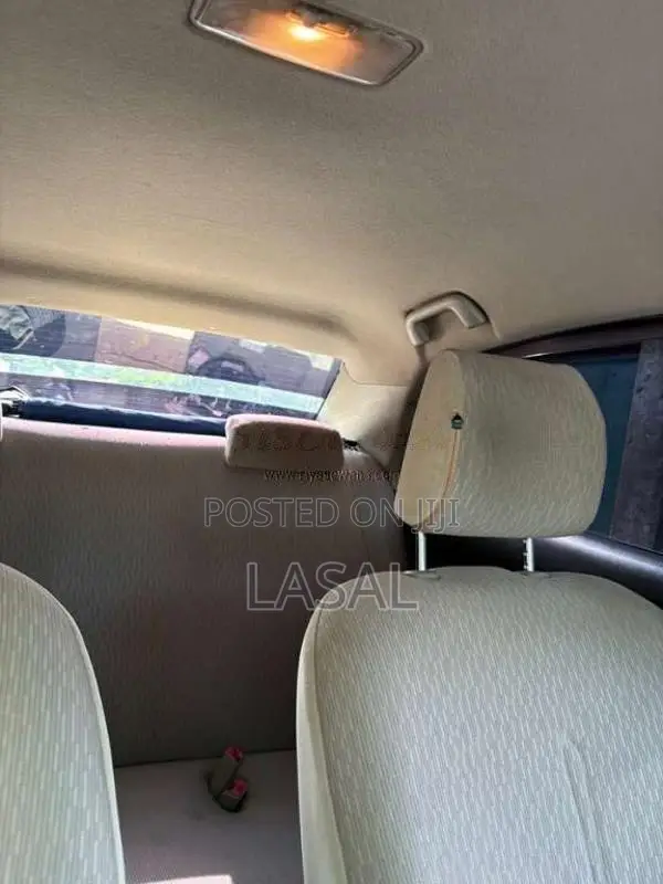 Toyota Yaris 2011 Car (Used)
