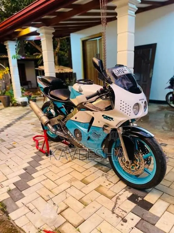 Honda CBR 2006 Motorbike (Used)