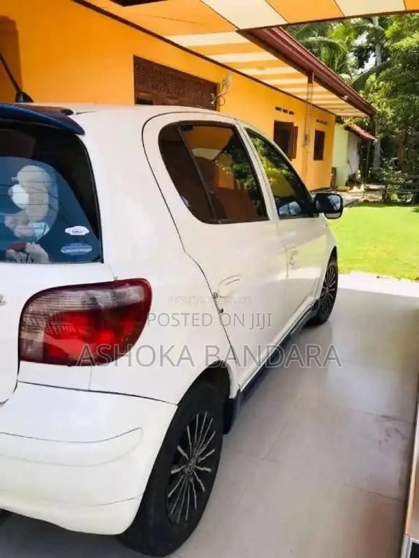 Toyota Vitz 2003 Car (Used)