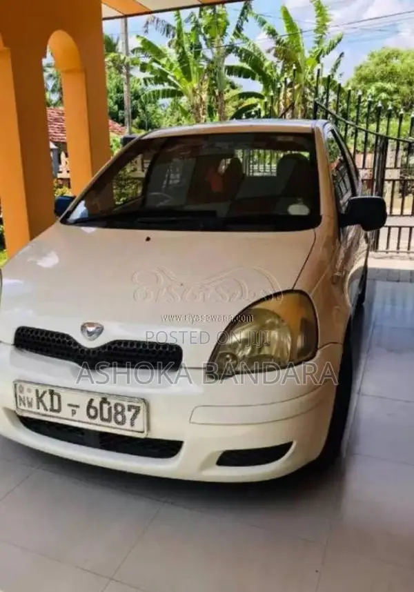 Toyota Vitz 2003 Car (Used)