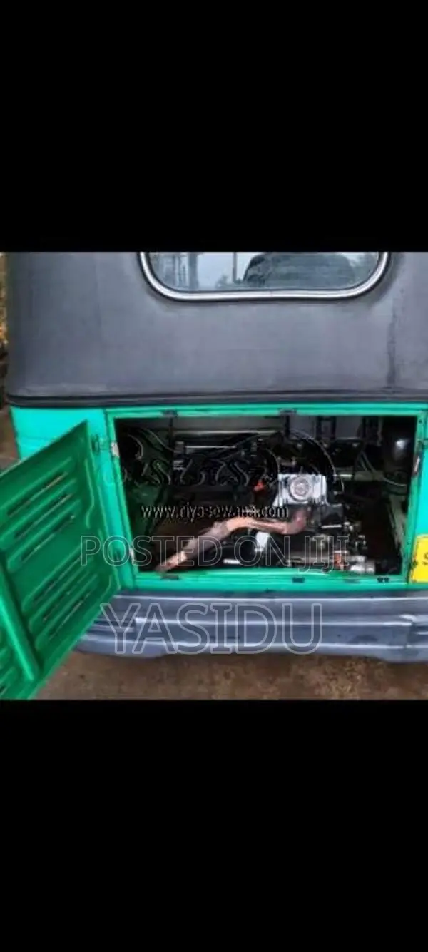Bajaj 4 Stroke 2010 Three Wheel (Used)