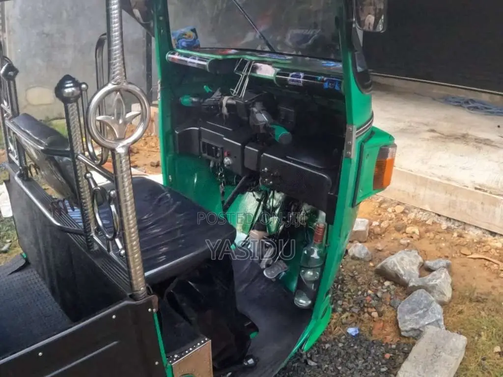 Bajaj 4 Stroke 2010 Three Wheel (Used)