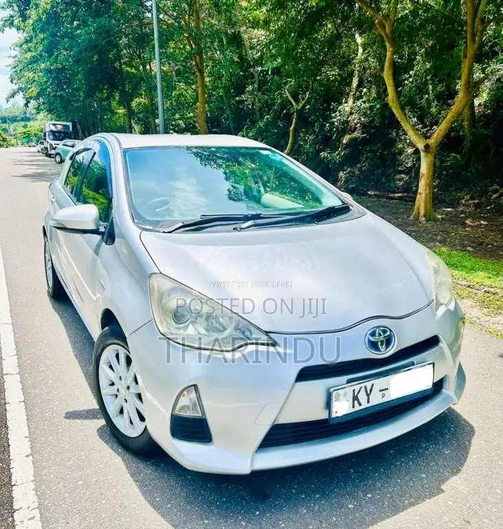 Toyota Aqua 2012 Car (Used)