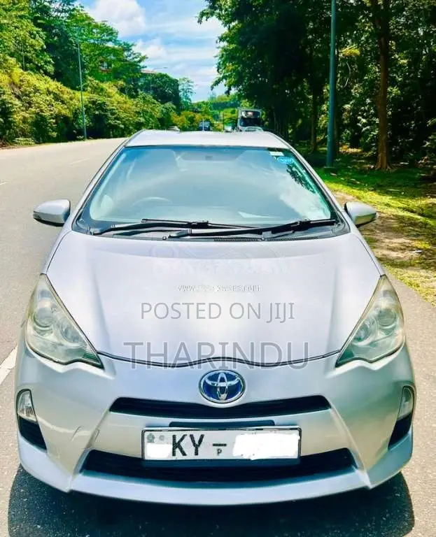 Toyota Aqua 2012 Car (Used)