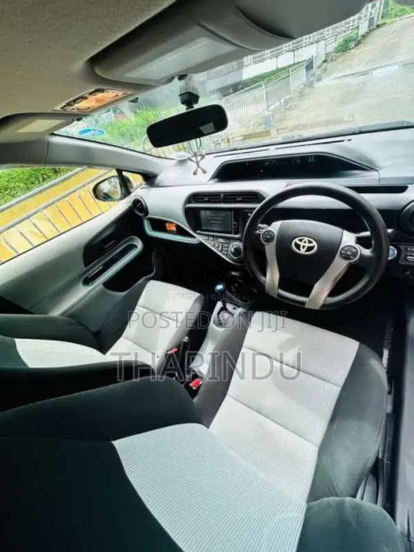 Toyota Aqua 2012 Car (Used)