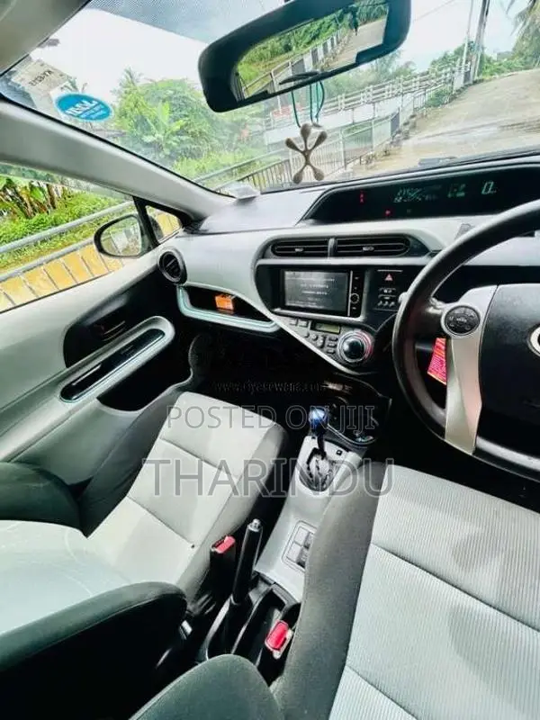 Toyota Aqua 2012 Car (Used)