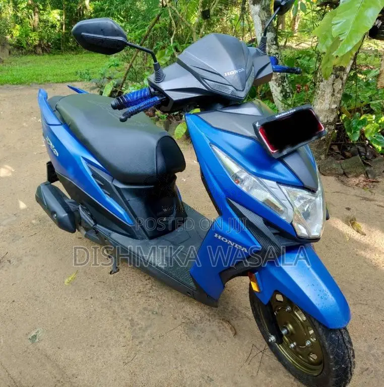 Honda Dio DLX 2025 Motorbike (Used)