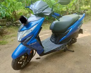 Honda Dio DLX 2025 Motorbike (Used)