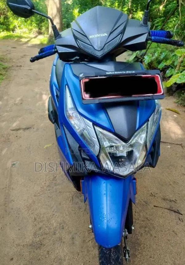 Honda Dio DLX 2025 Motorbike (Used)