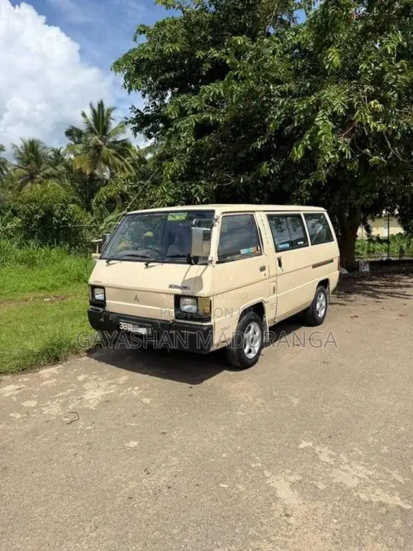 Mitsubishi L300 1982 Van (Used)