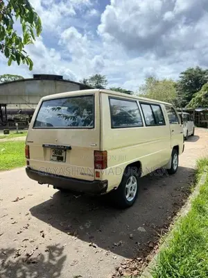 Mitsubishi L300 1982 Van (Used)