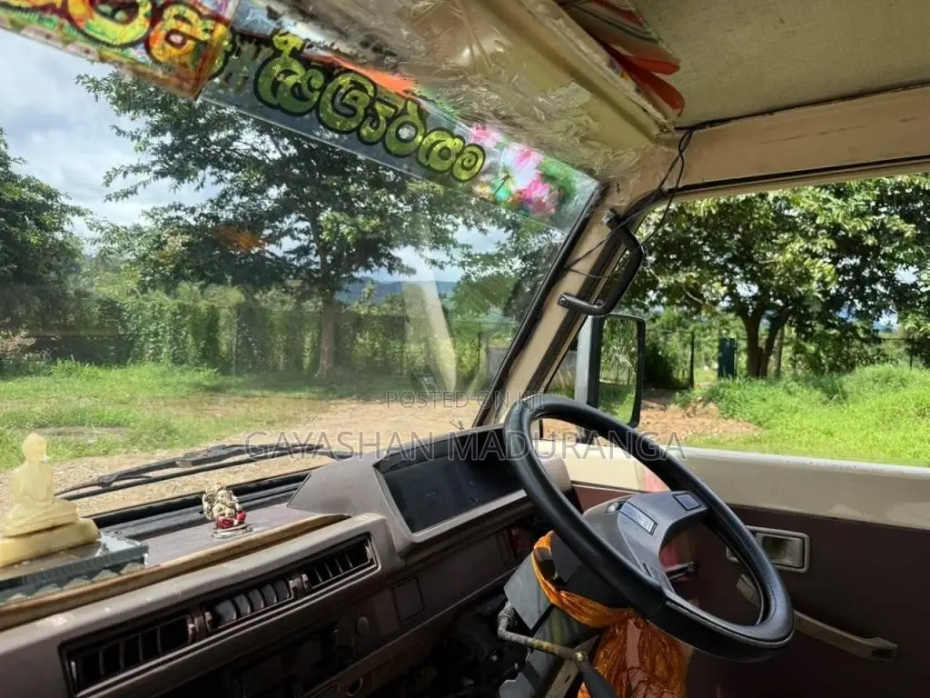 Mitsubishi L300 1982 Van (Used)