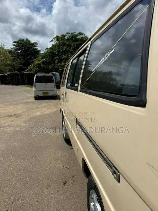 Mitsubishi L300 1982 Van (Used)