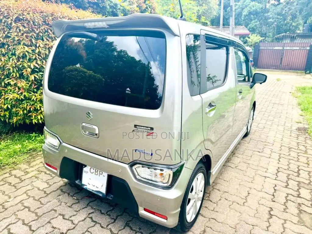 Suzuki Wagon R Custom ZX 2025 Car (Used)