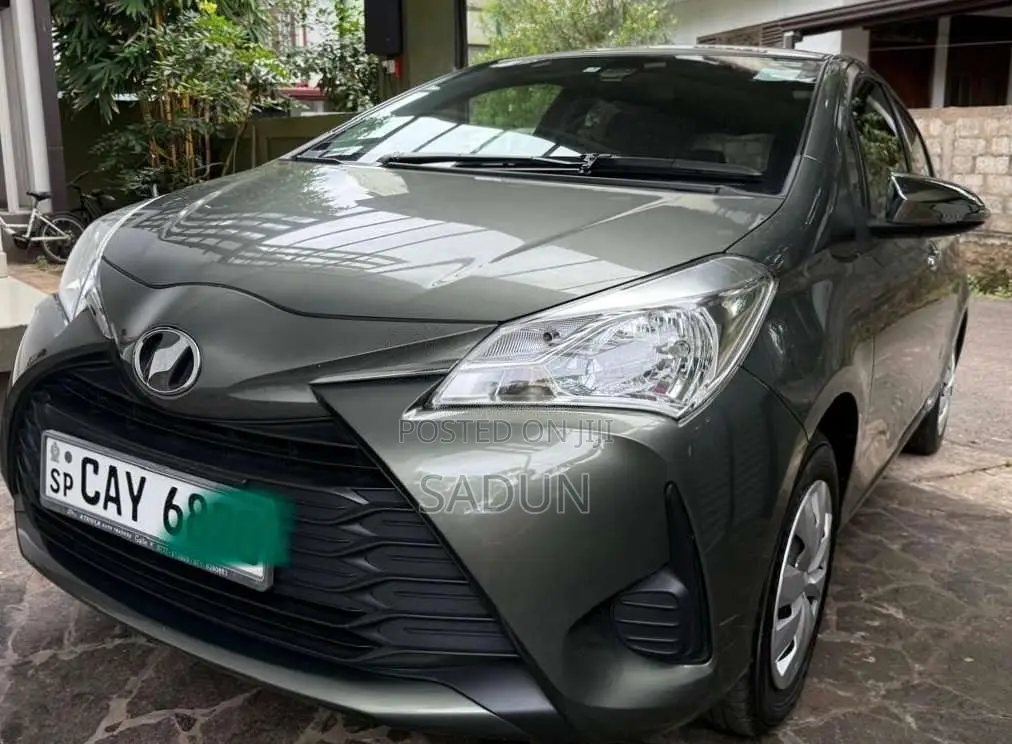 Toyota Vitz Juwellwa 2018 Car (Used)