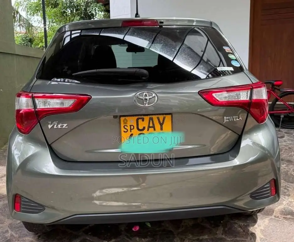 Toyota Vitz Juwellwa 2018 Car (Used)