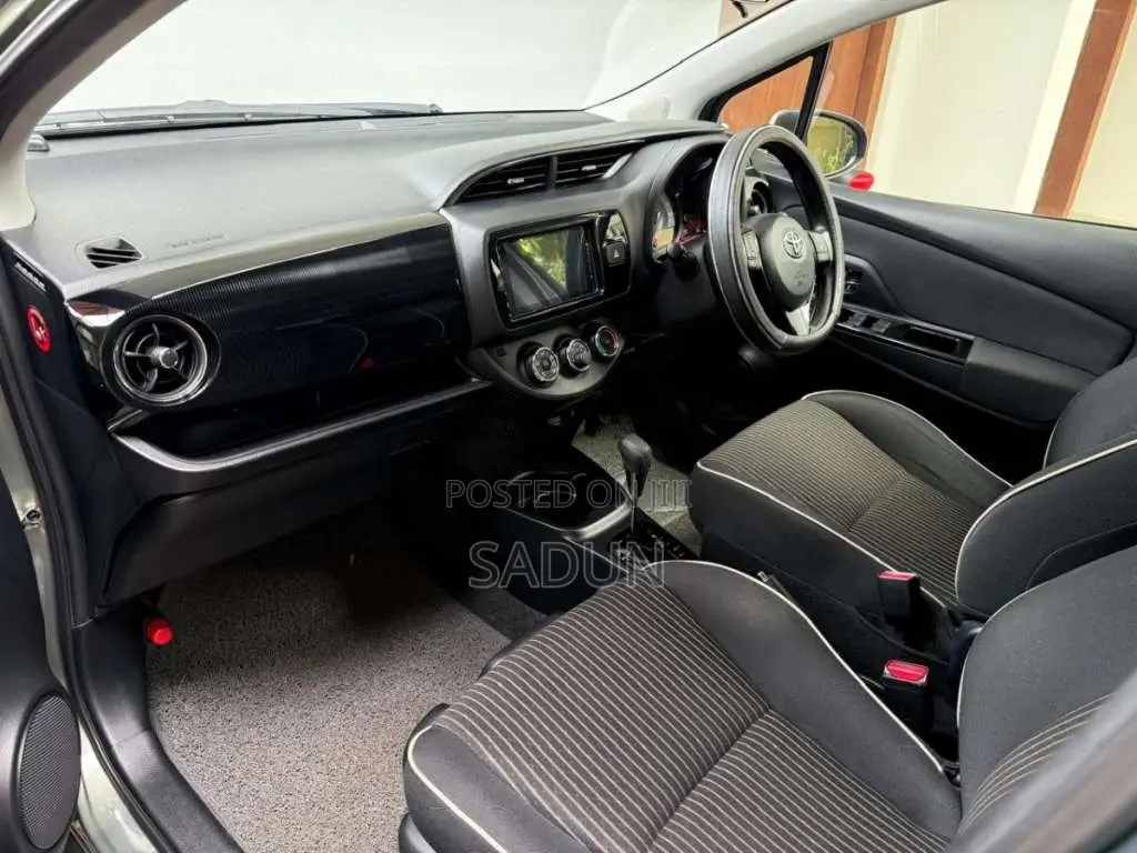 Toyota Vitz Juwellwa 2018 Car (Used)