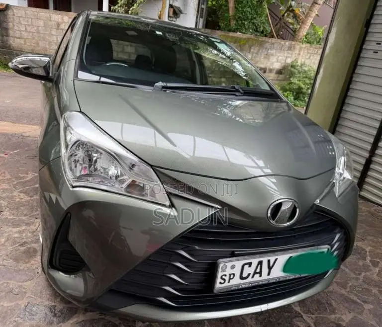 Toyota Vitz Juwellwa 2018 Car (Used)