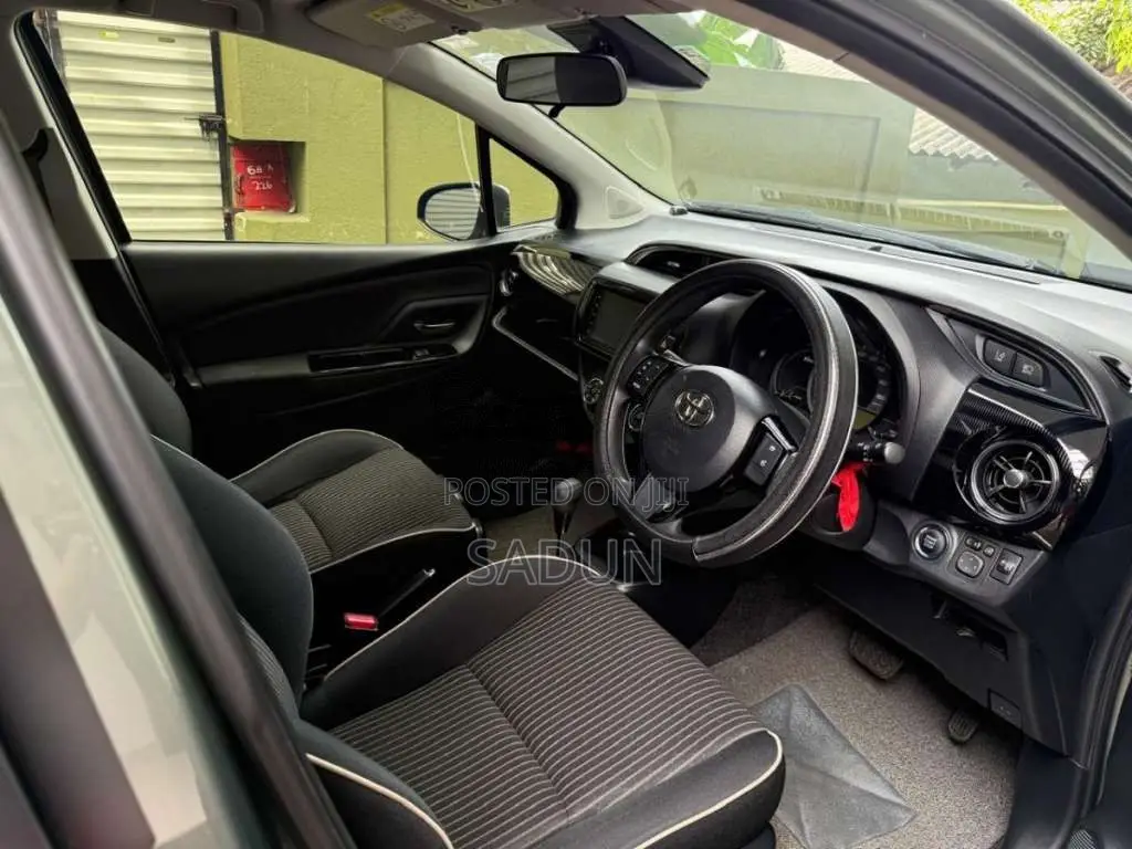 Toyota Vitz Juwellwa 2018 Car (Used)