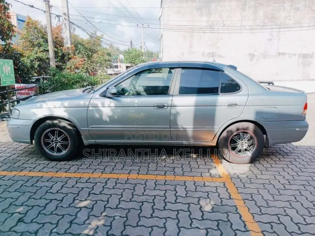 Nissan FB15 2003 Car (Used)