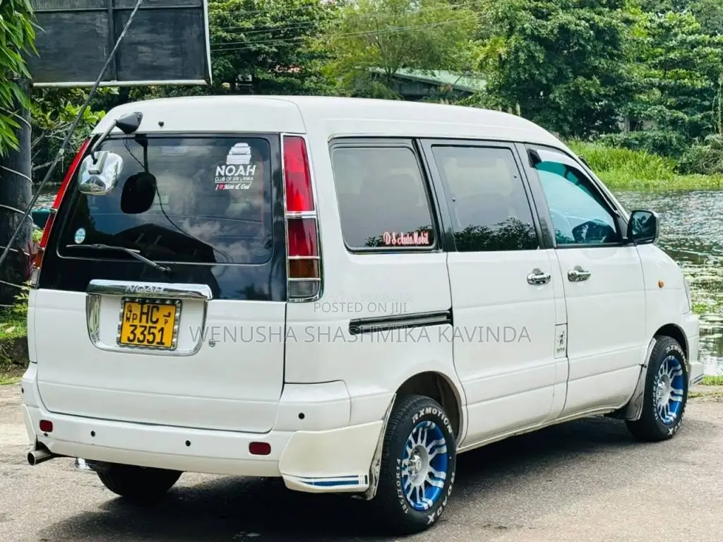 Toyota Noah KR42 2003 Van (Used)