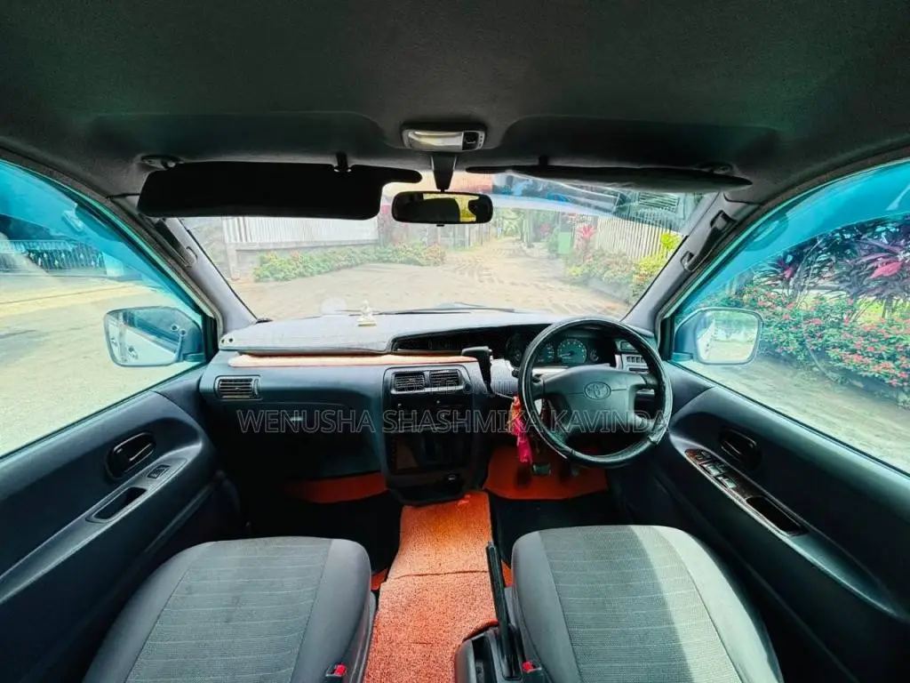 Toyota Noah KR42 2003 Van (Used)