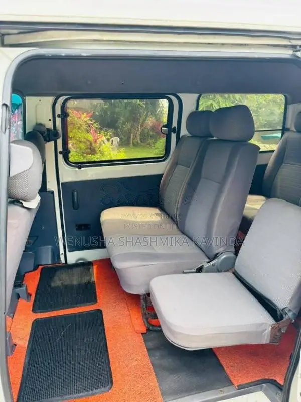 Toyota Noah KR42 2003 Van (Used)