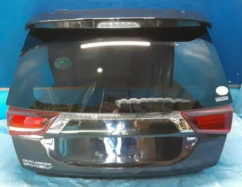 Outlander GG2W Dicky Door