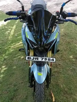 Bajaj Pulsar N160 2025