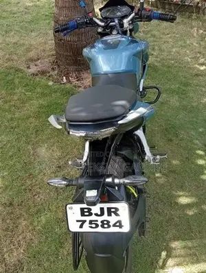 Bajaj Pulsar N160 2025