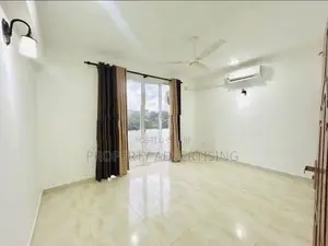 Mount Lavinia 🚨URGENT SALE: 3-Bedroom Apartment