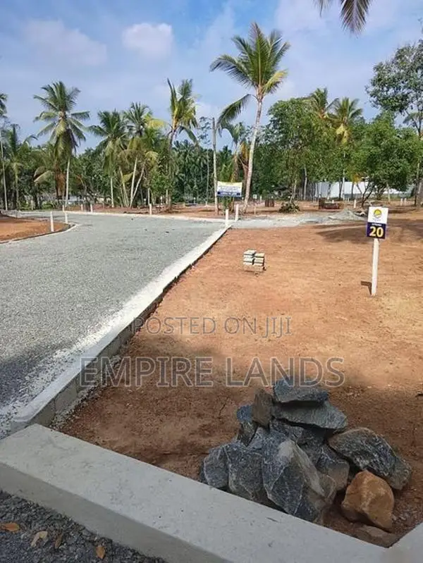 Land Plots For Sale In Uyanwatta Lake Road Bandaragama