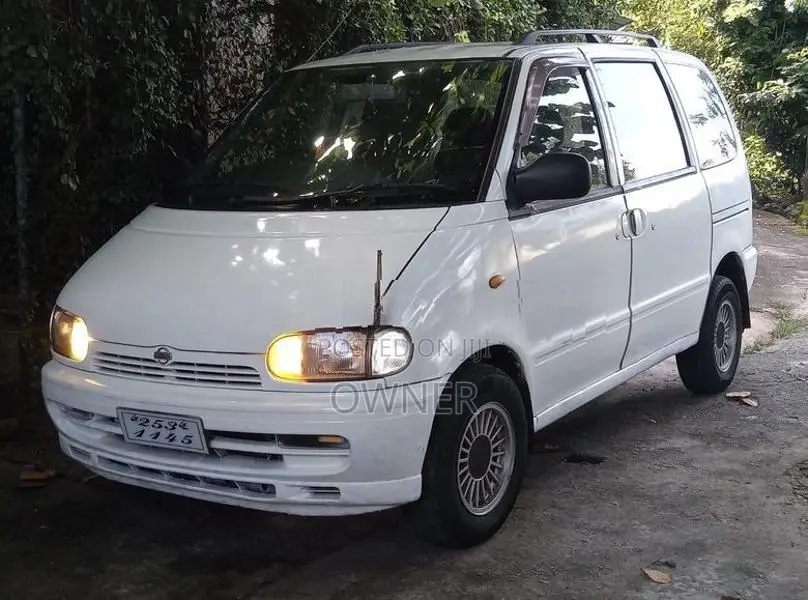 Nissan Serena 1999