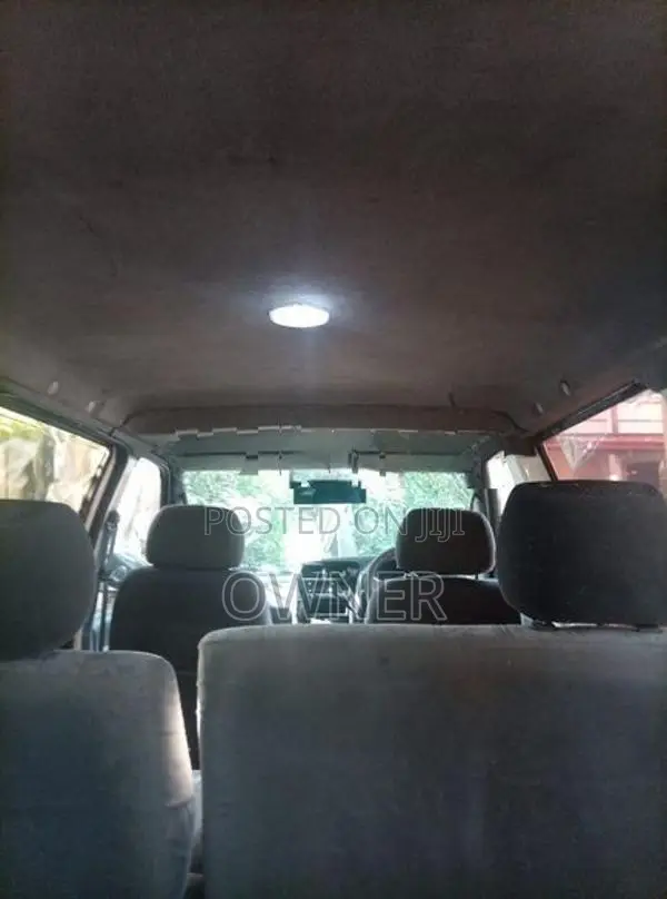 Nissan Serena 1999