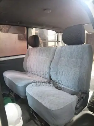 Nissan Serena 1999