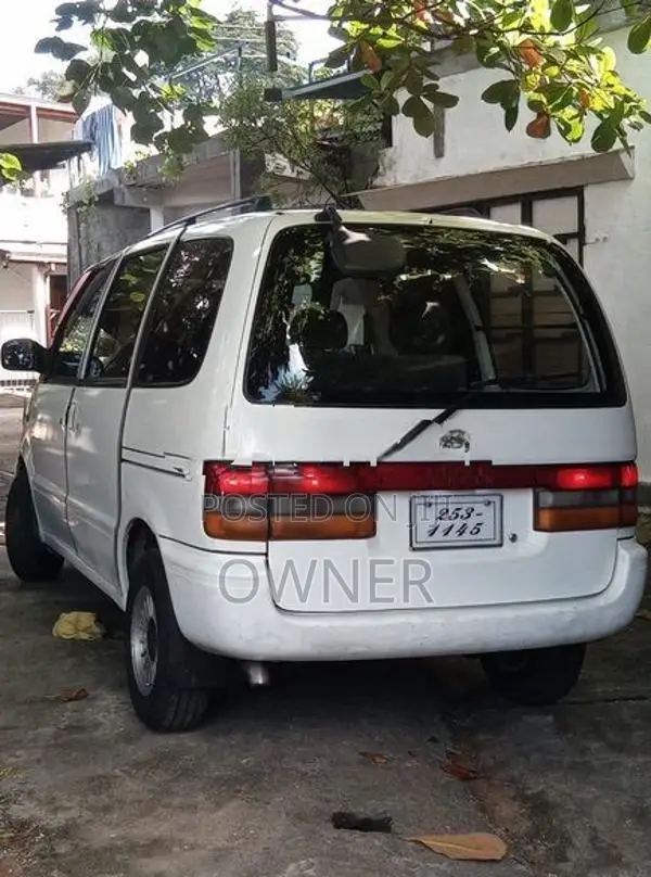 Nissan Serena 1999