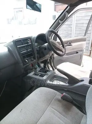 Nissan Serena 1999