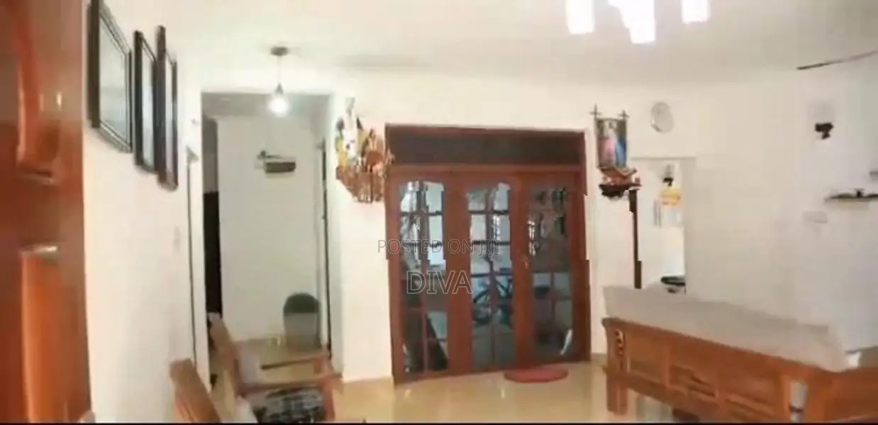 Two Story House For Sale In Colombo 15