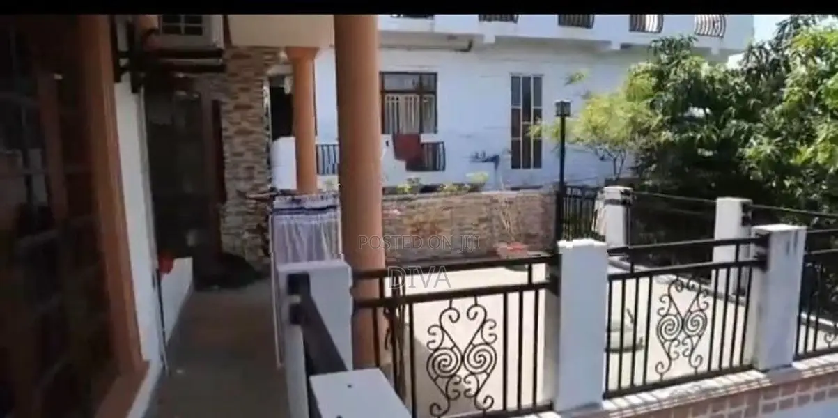 Two Story House For Sale In Colombo 15