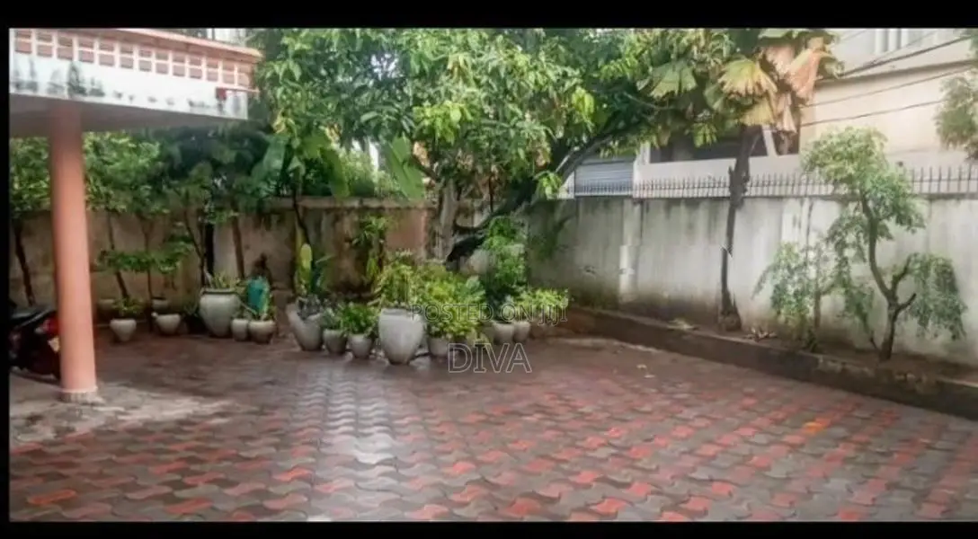Two Story House For Sale In Colombo 15