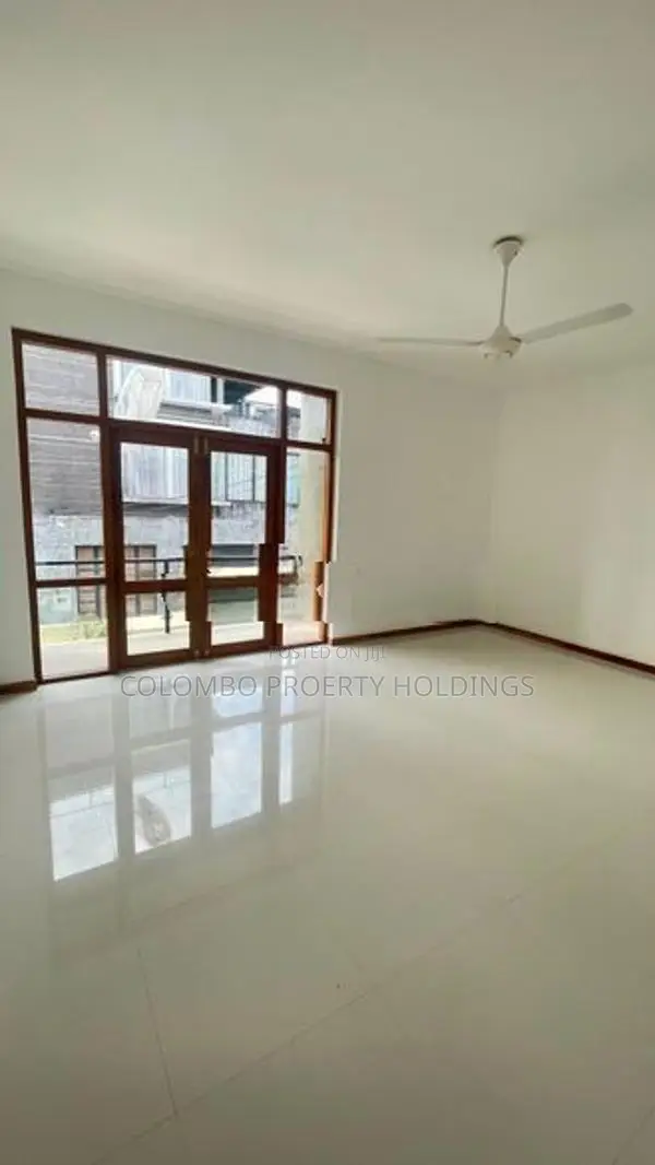 Brand New Luxury House For Rent In Pelawatta Battaramulla [ 270 H ]