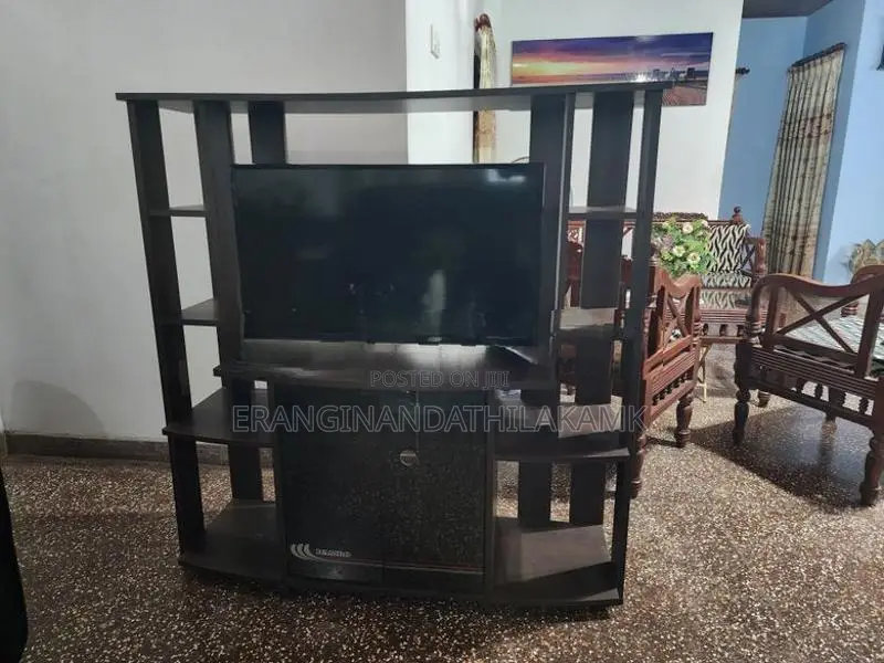 DAMRO TV Stand