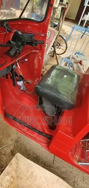 Bajaj RE 2007