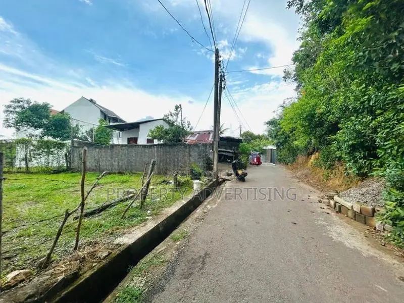 Batharamulla 9 Perches bare Land For Sale